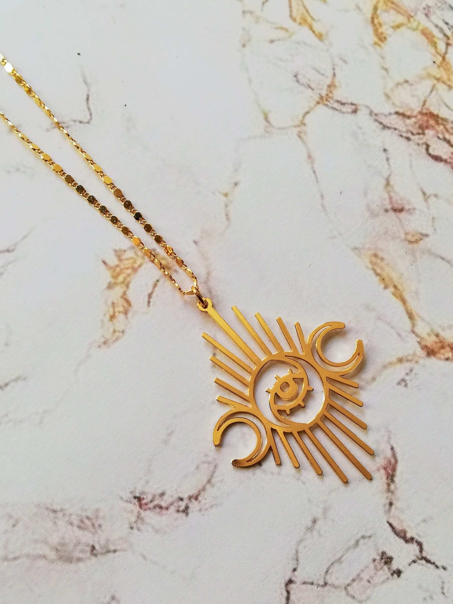 IMG_20211130_125925 collier pendentif lune