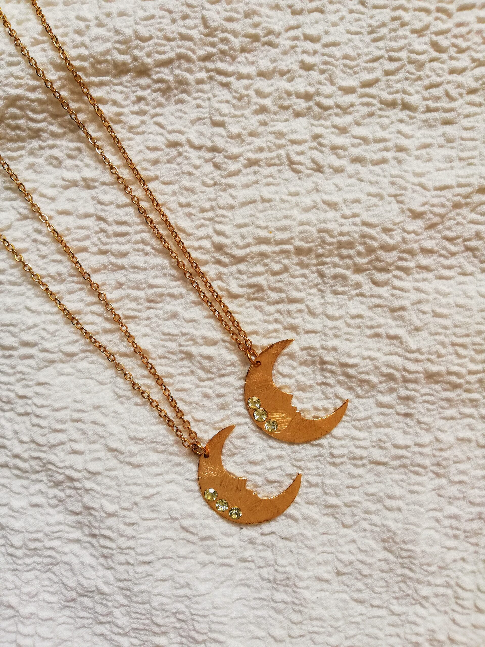 IMG_20220510_102849 collier lune femme