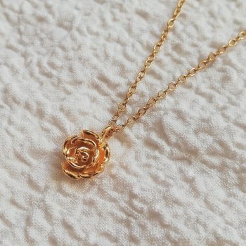 Collier bijou fleur or